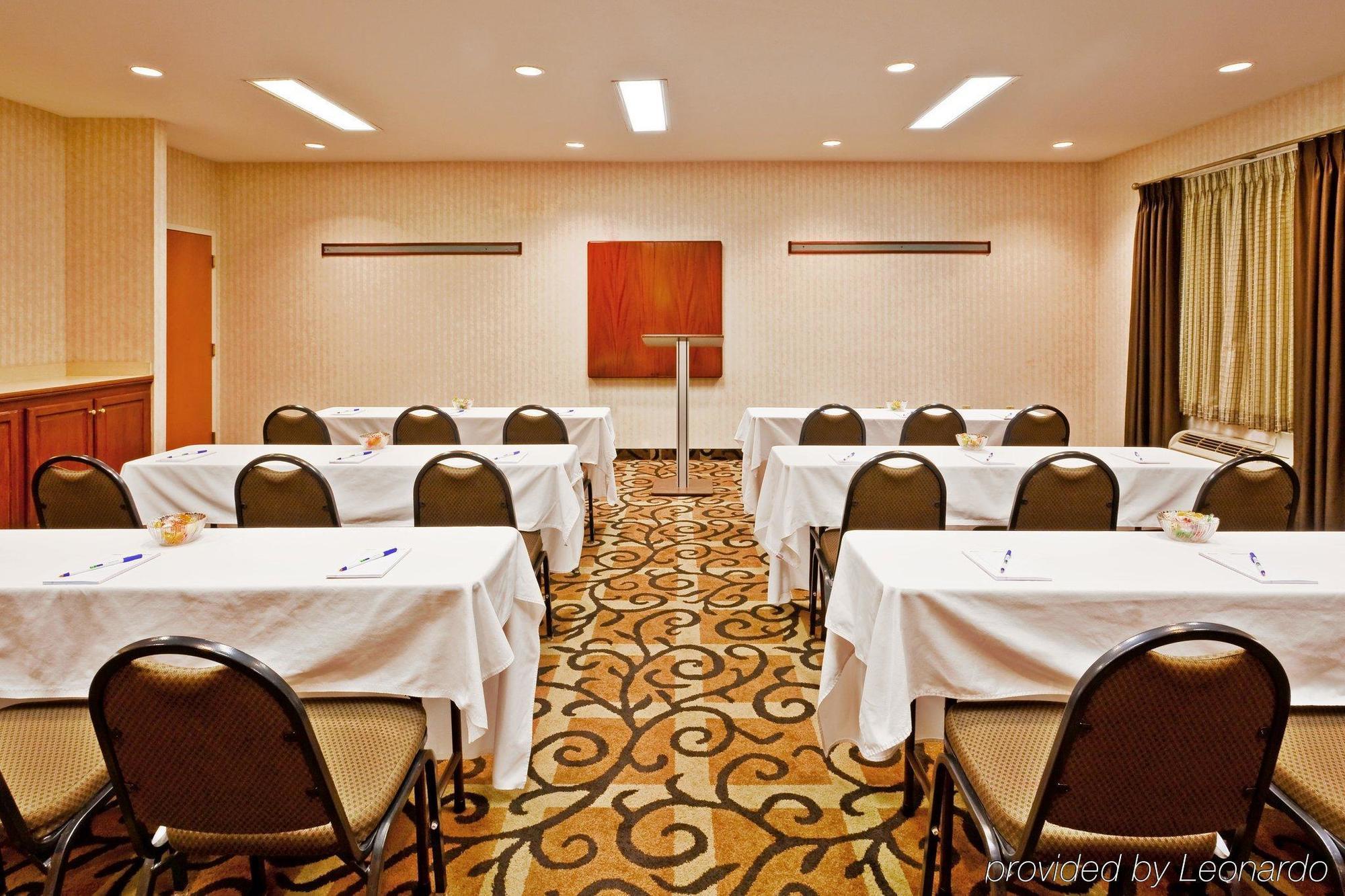 La Quinta Inn & Suites By Wyndham Meridian Instalações foto